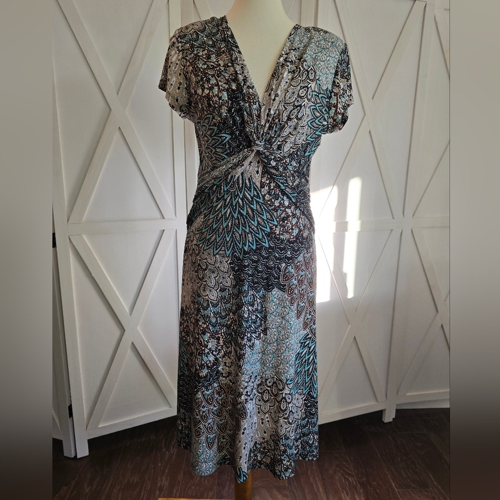 Connected - V-Neck Midi Dress with Twist-Front in a Blue, Brown Paisley Print - Picture 6 of 9